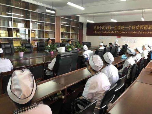 攀枝花市第十九中小學校教育集團密地外國語學校開展食堂從業人員食品安全規范培訓